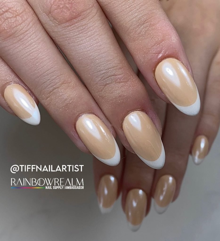 20 Amazing Vanilla Chrome Nails (+ Pics for Inspo)
