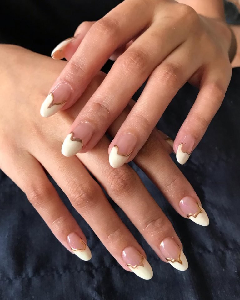 20 Amazing Vanilla Chrome Nails (+ Pics for Inspo)
