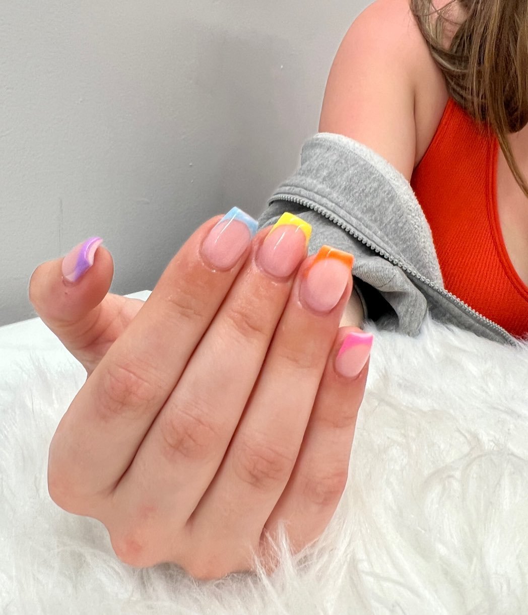 16 - Picture of Summer Short Nails Inspo