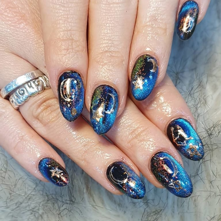 36 Out-of-This-World Galaxy Nails for You to Try
