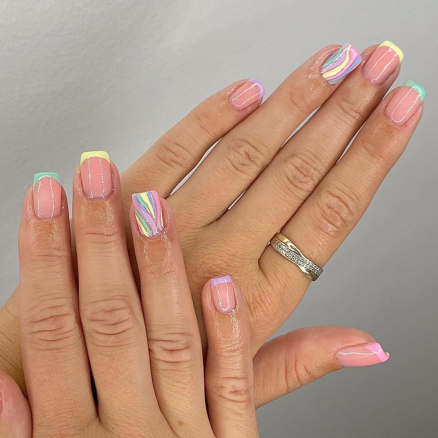 6 - Picture of Summer Short Nails Inspo