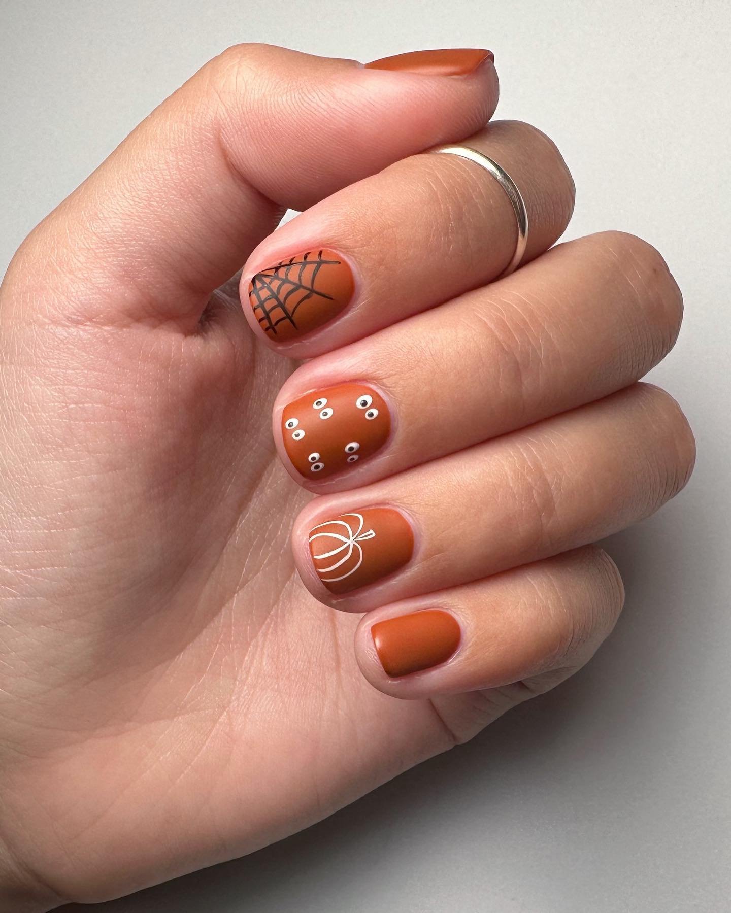 21 - Picture of Halloween Nails