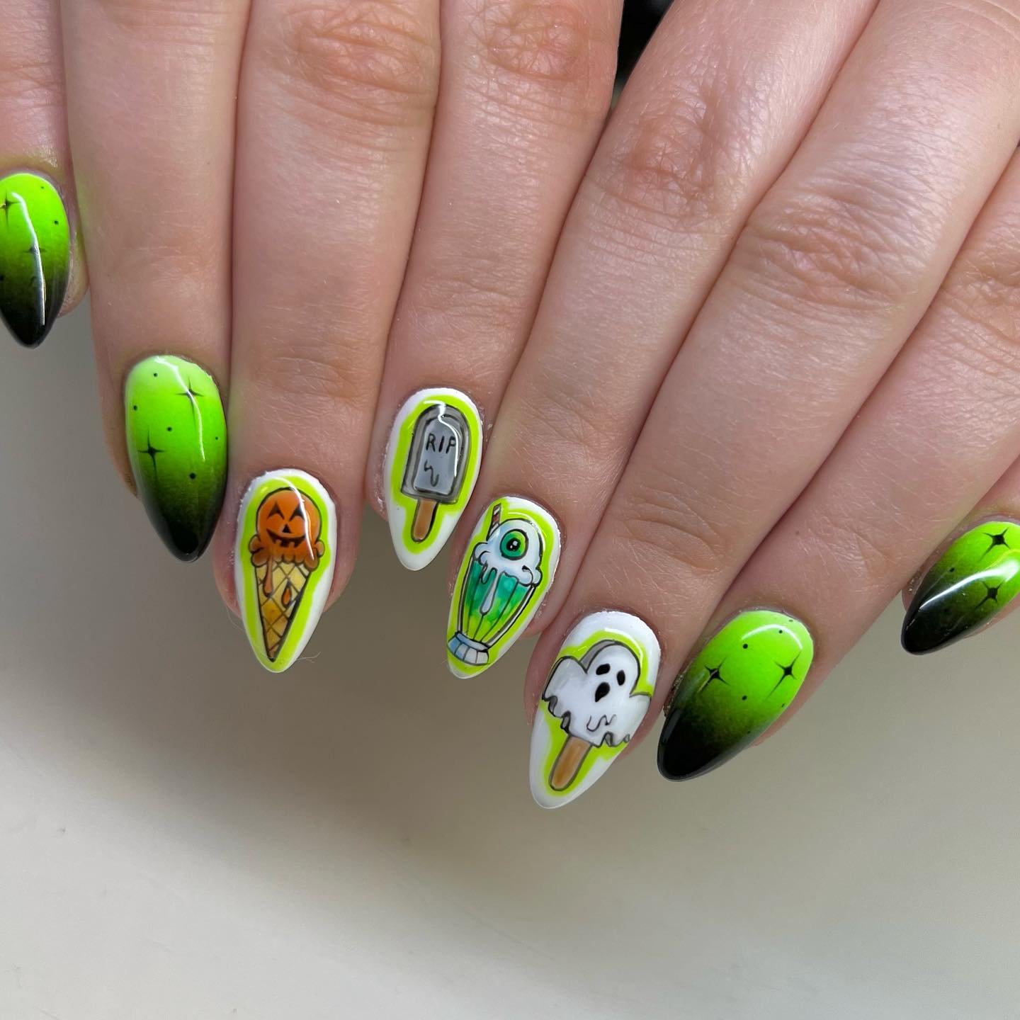 32 - Picture of Halloween Nails