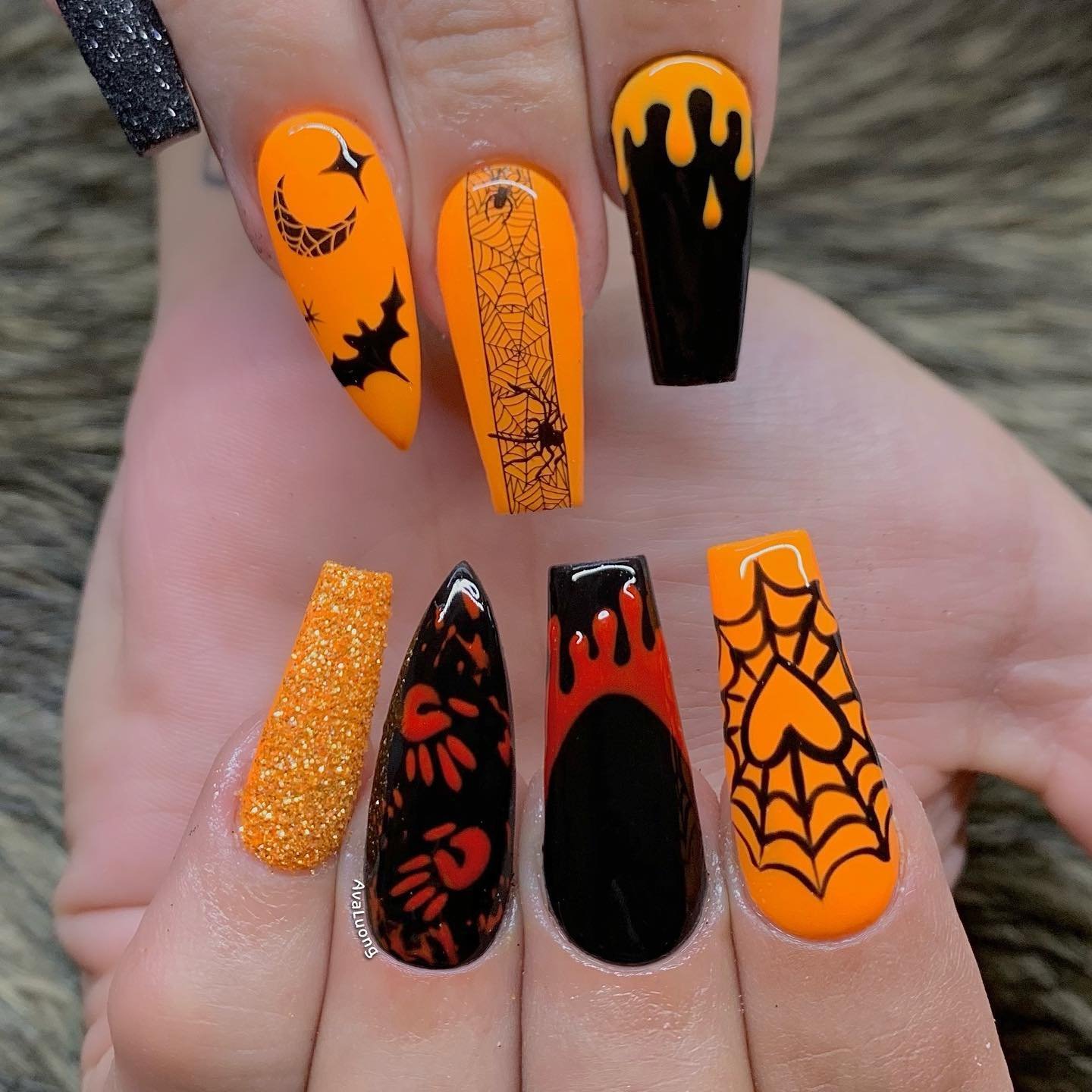 34 - Picture of Halloween Nails