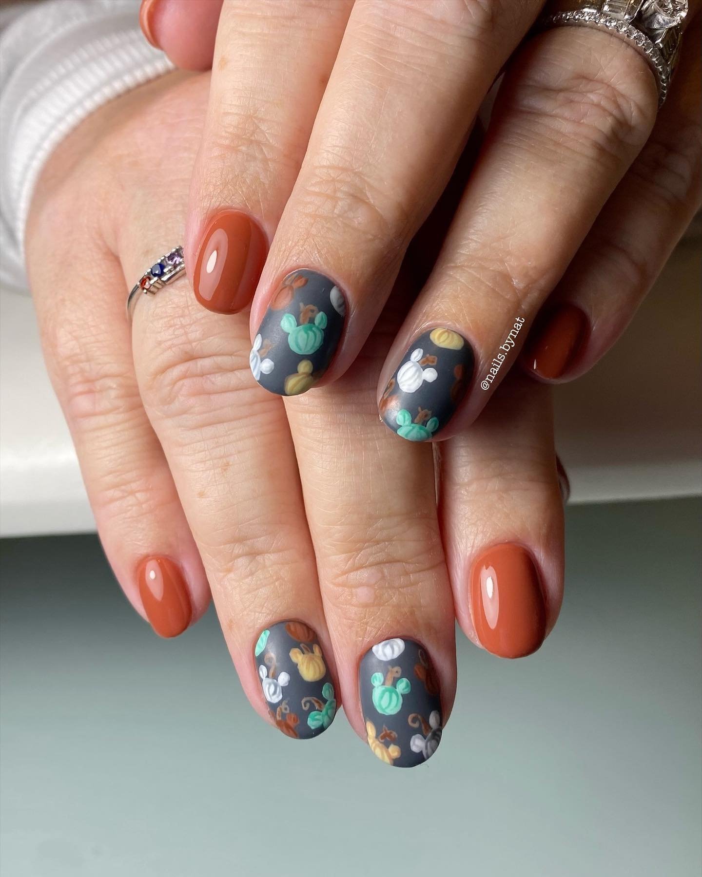 28 - Picture of Thanksgiving Nails