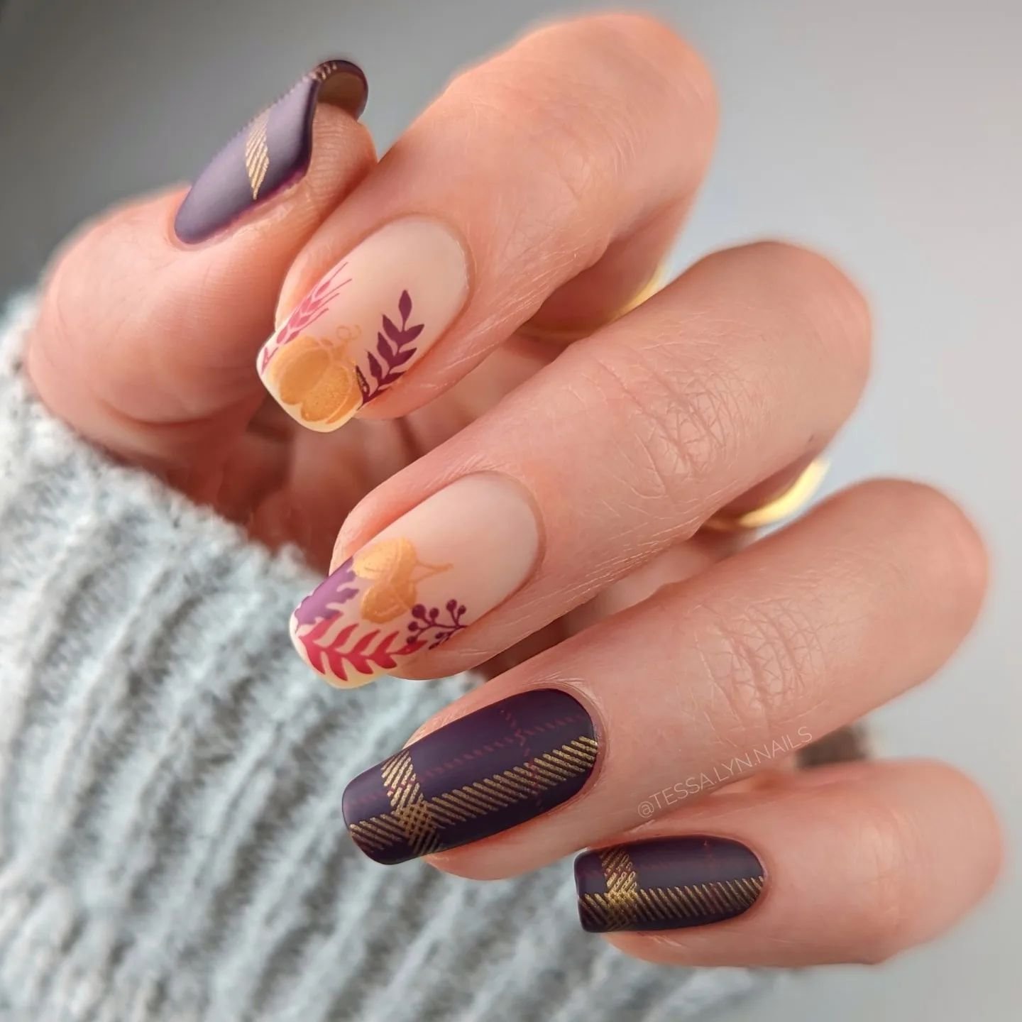 35 - Picture of Thanksgiving Nails