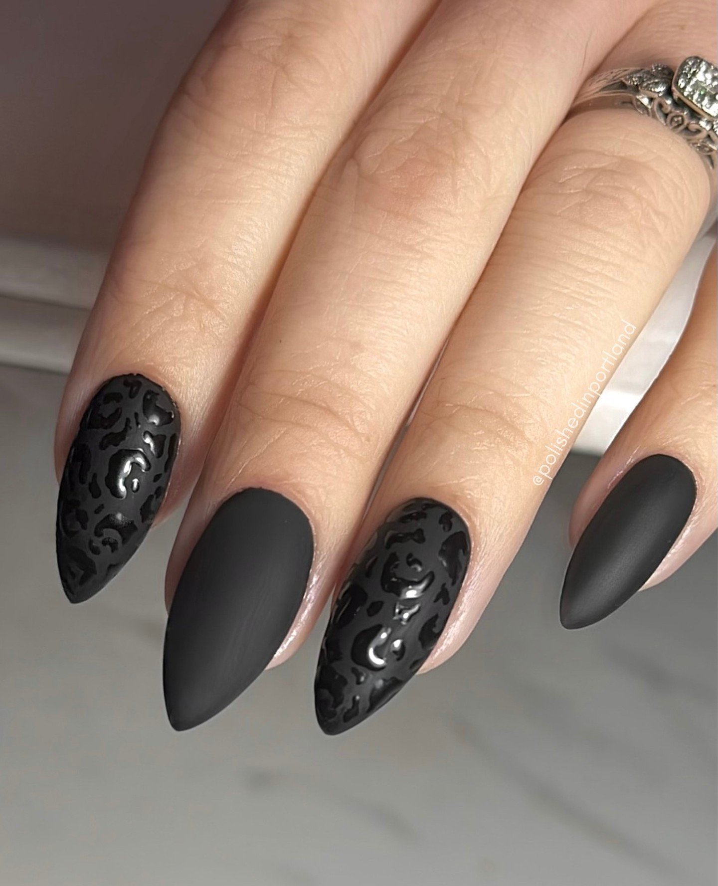17 - Picture of Black Nails