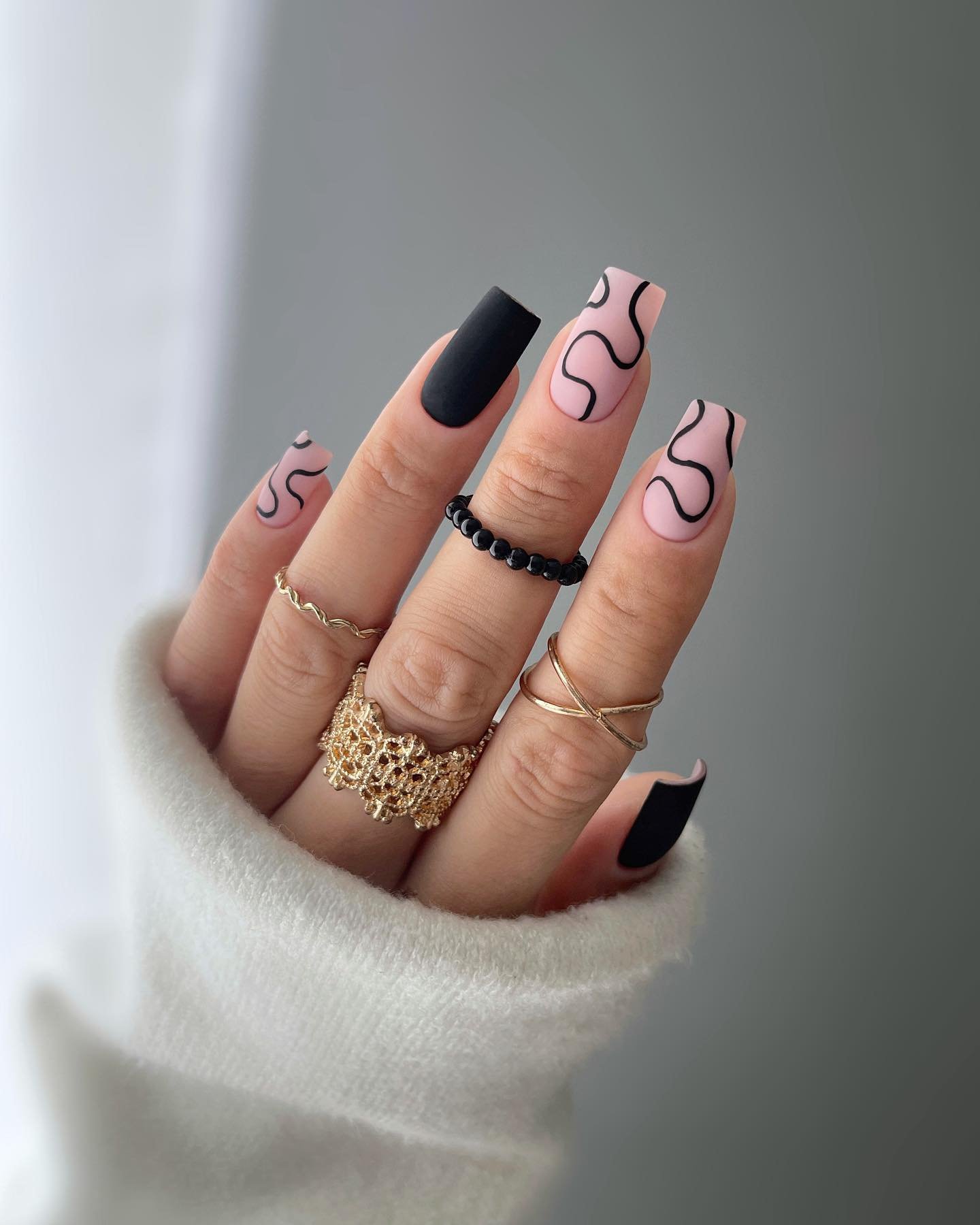 25 - Picture of Black Nails