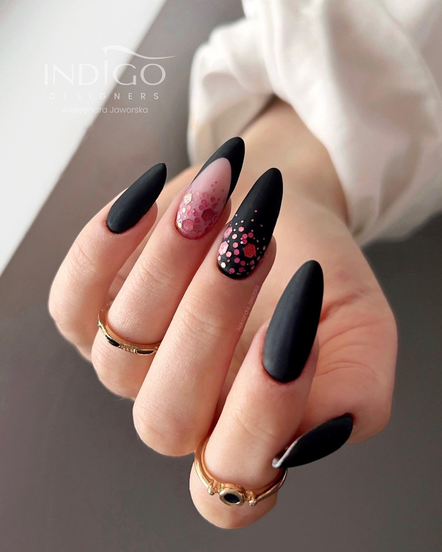 26 - Picture of Black Nails