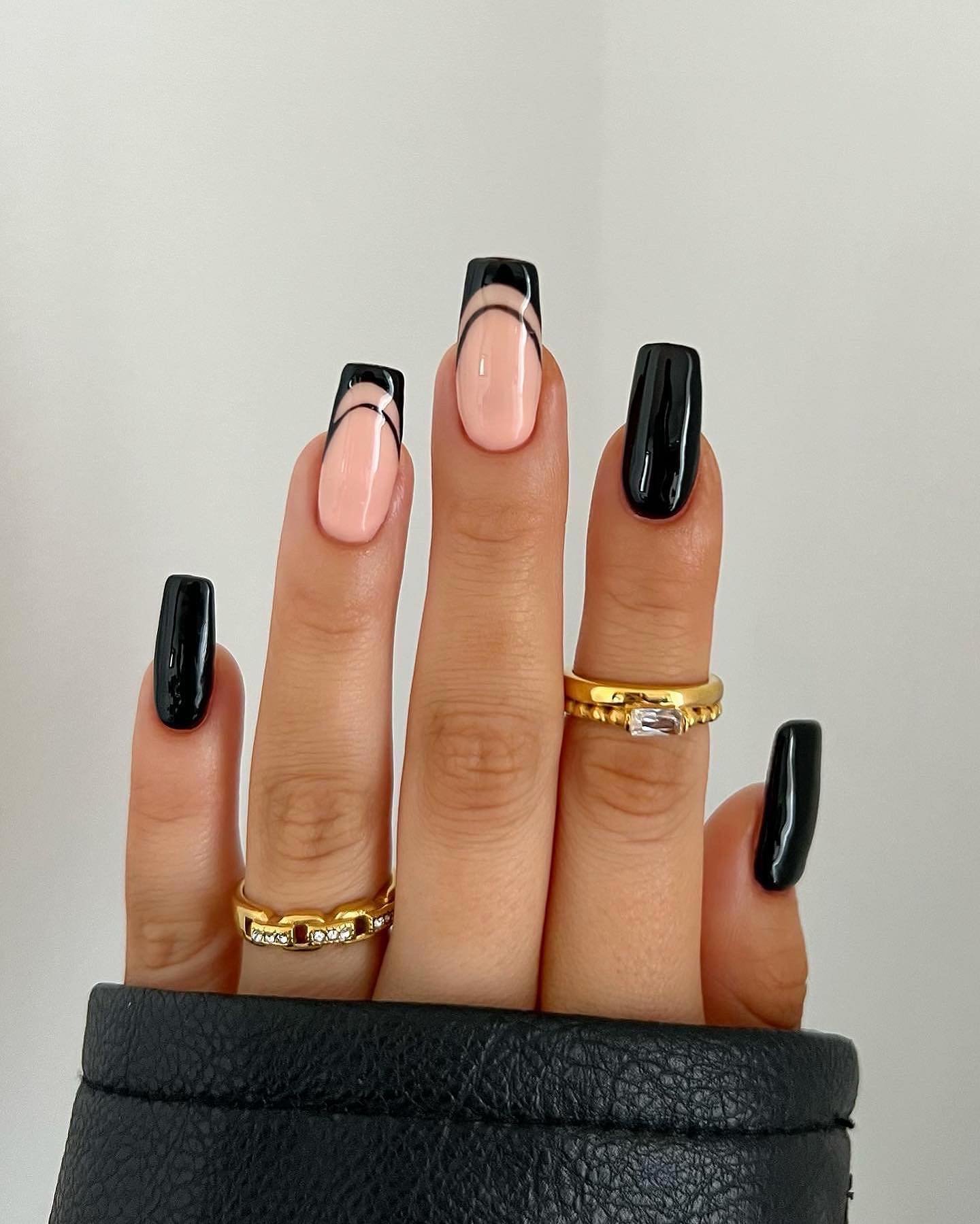 32 - Picture of Black Nails