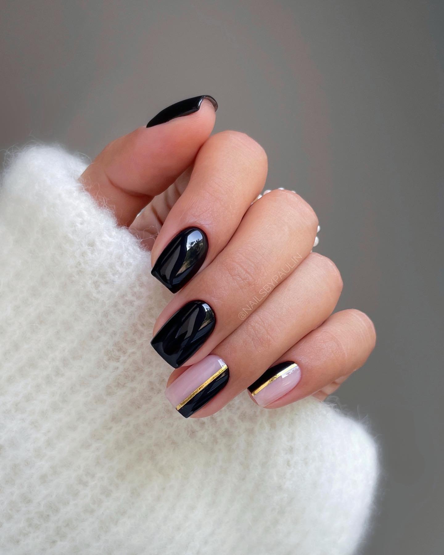 35 - Picture of Black Nails