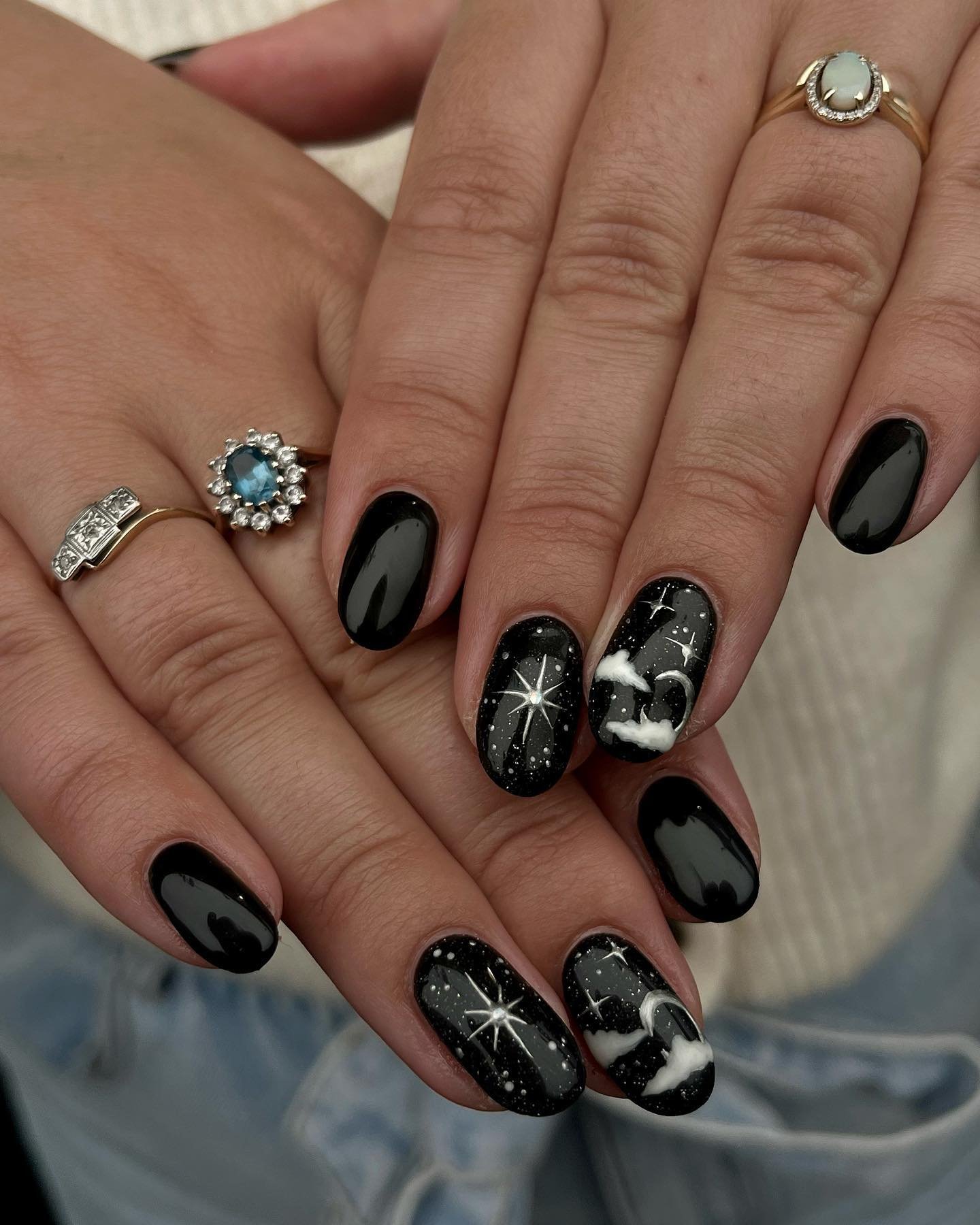 39 - Picture of Black Nails