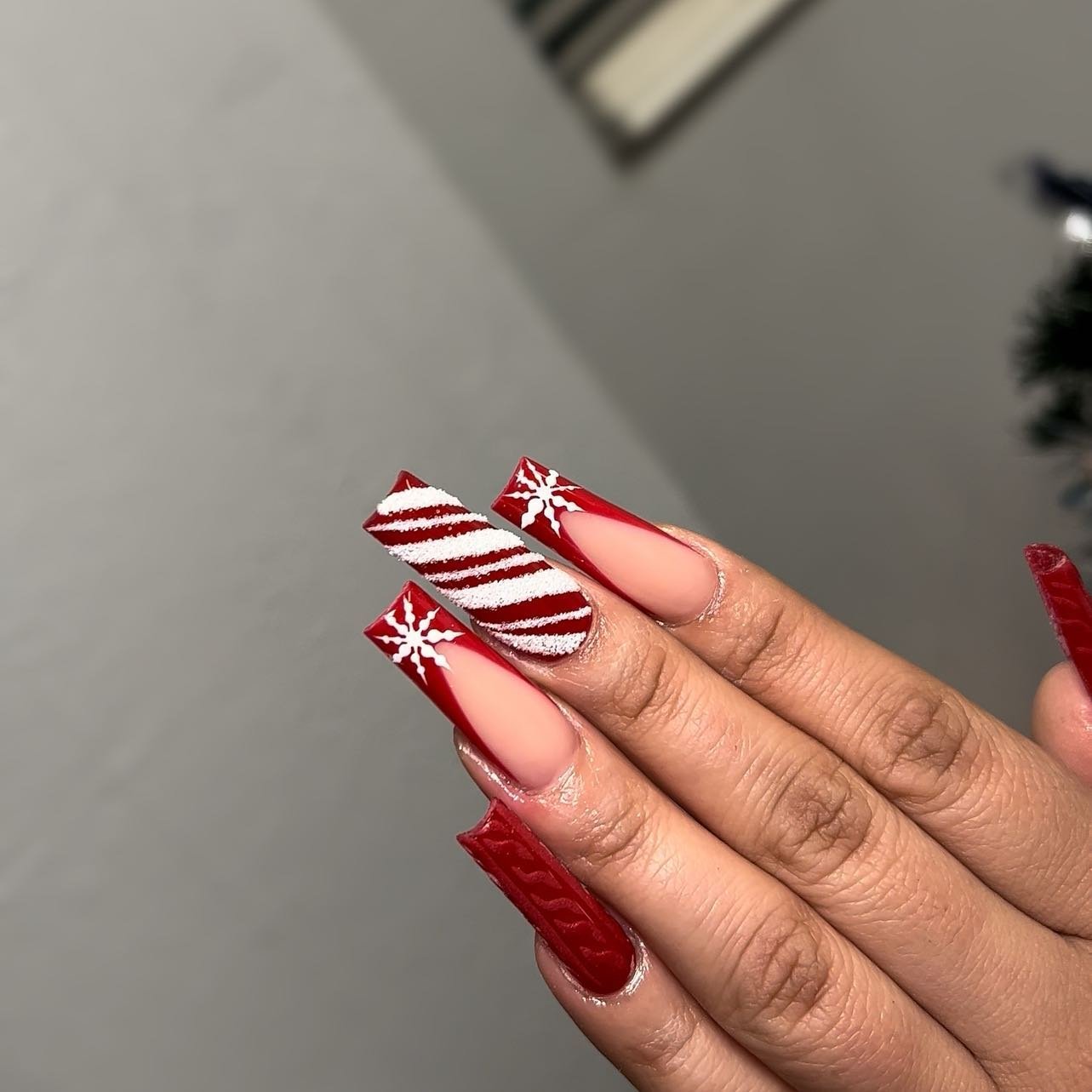 98 - Picture of Christmas Nails