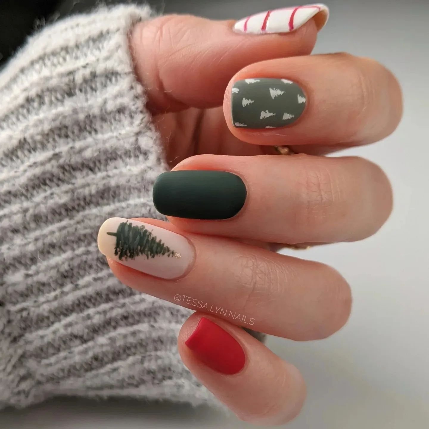 100 - Picture of Christmas Nails