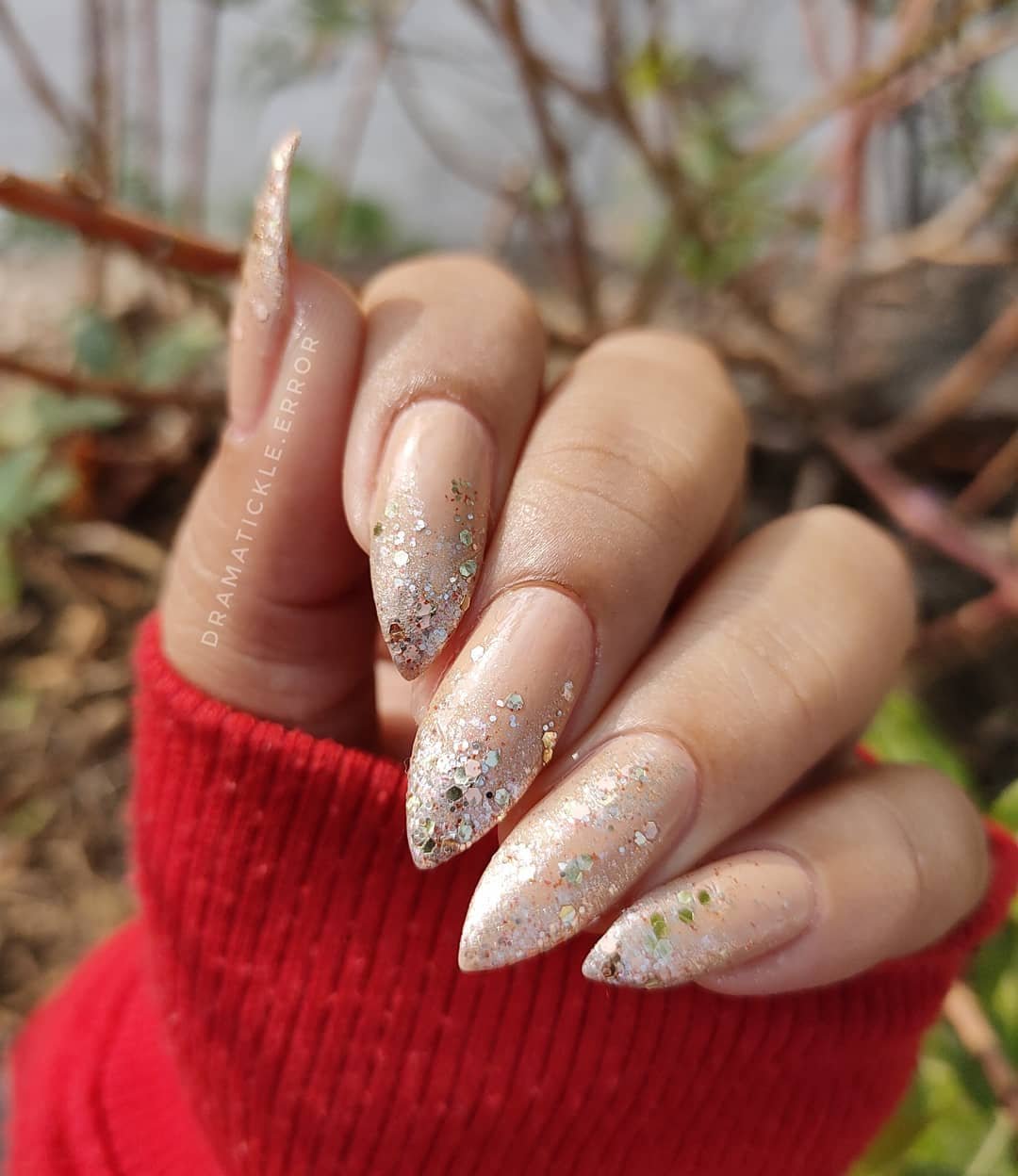 11 - Picture of Christmas Nails