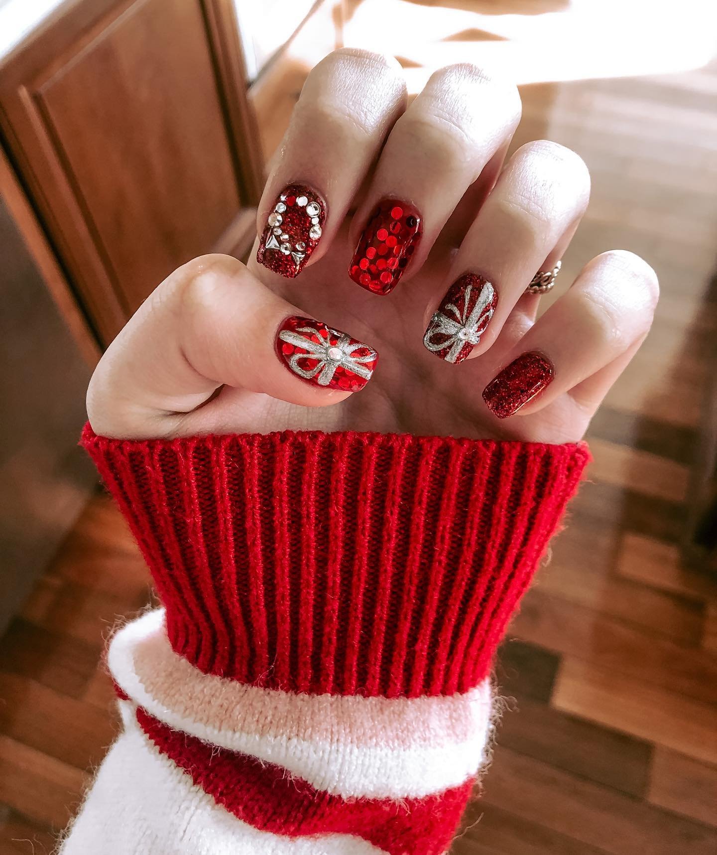 12 - Picture of Christmas Nails