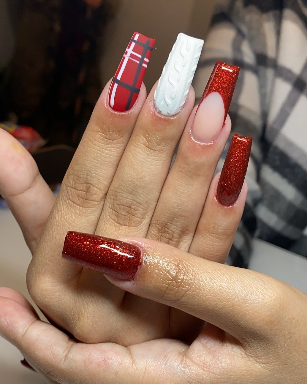 13 - Picture of Christmas Nails