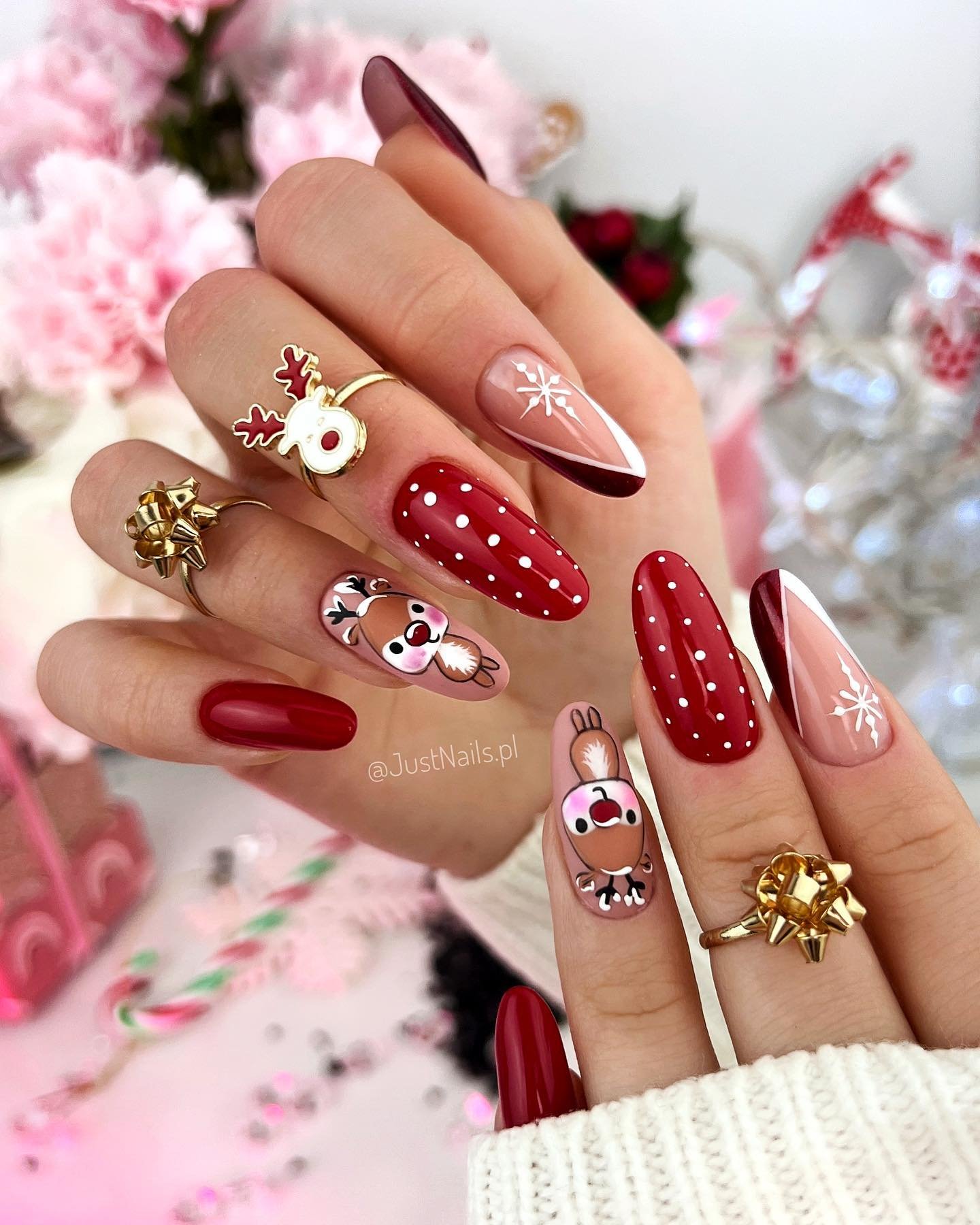 18 - Picture of Christmas Nails