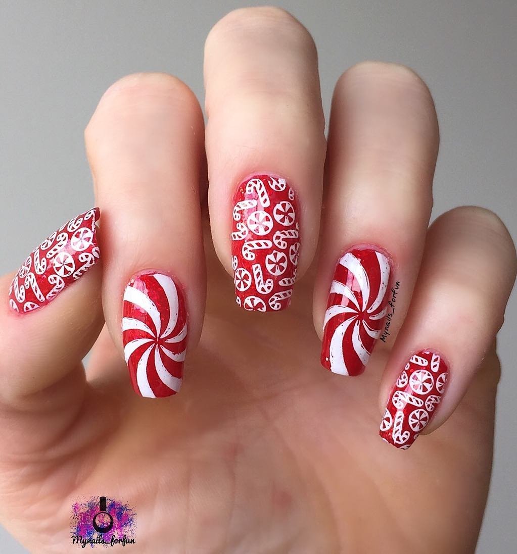 21 - Picture of Christmas Nails