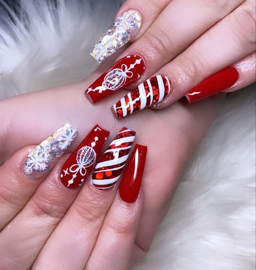36 - Picture of Christmas Nails