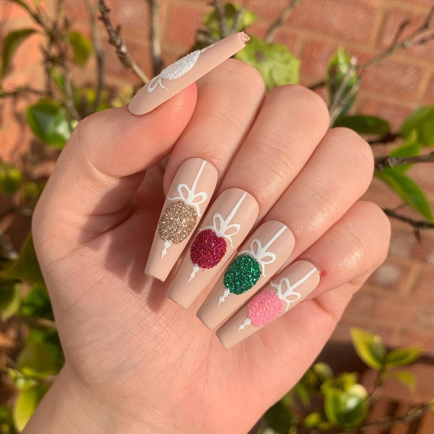 47 - Picture of Christmas Nails