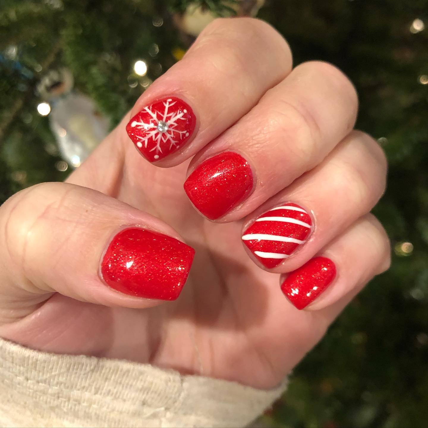 48 - Picture of Christmas Nails