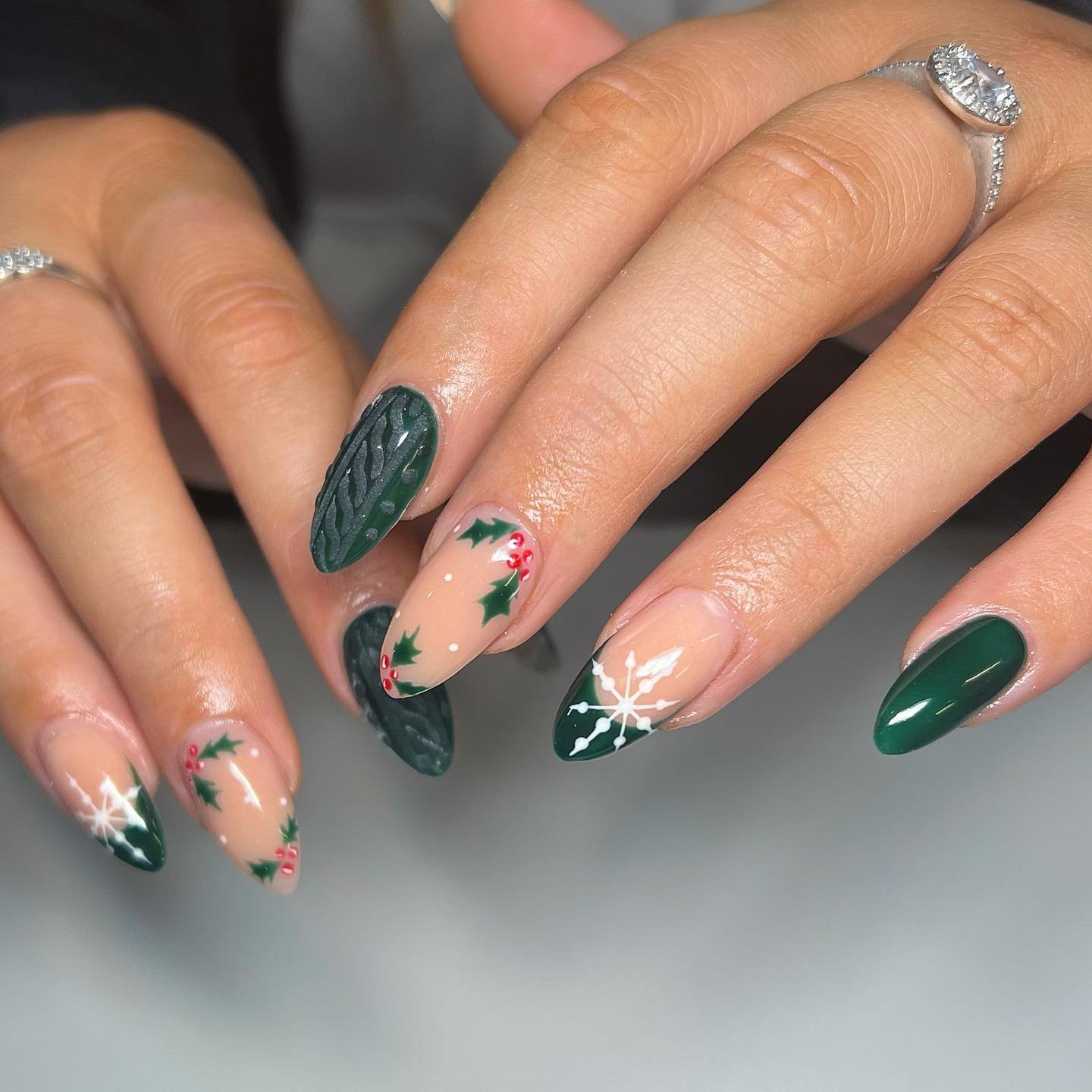 63 - Picture of Christmas Nails