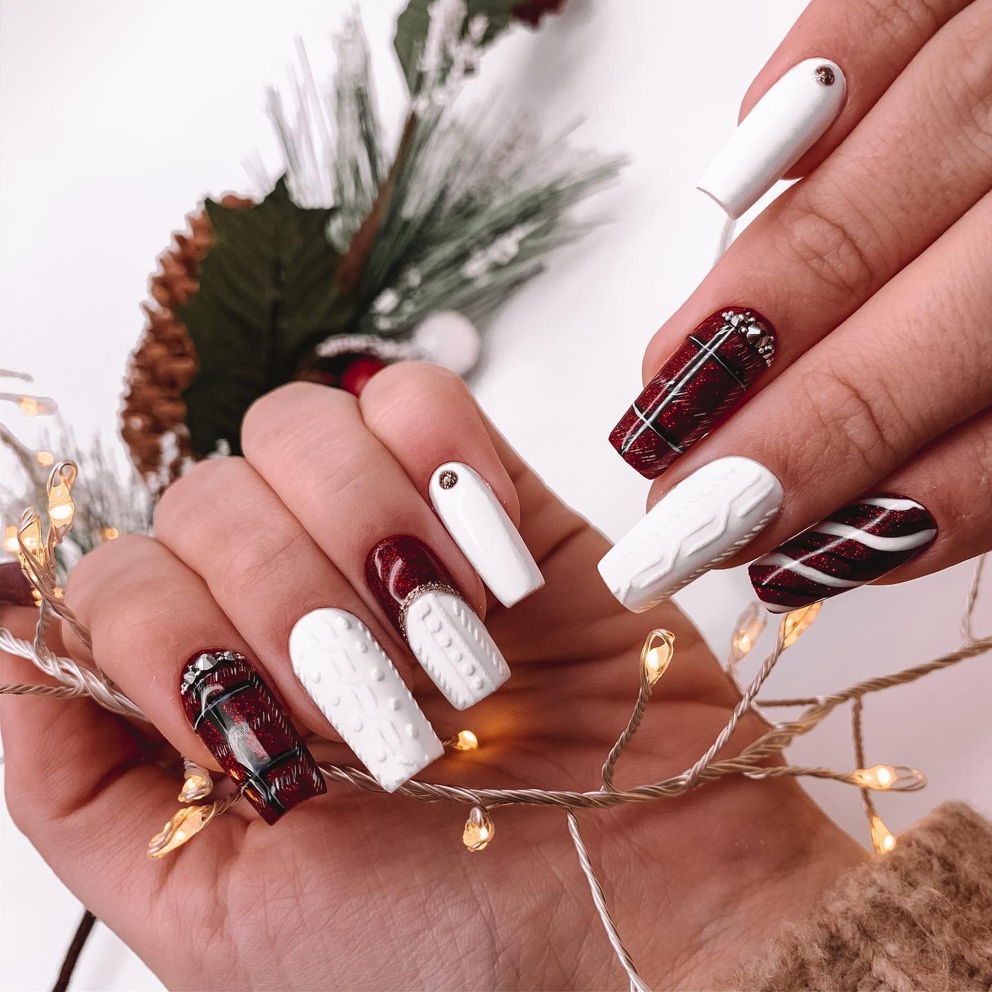 70 - Picture of Christmas Nails