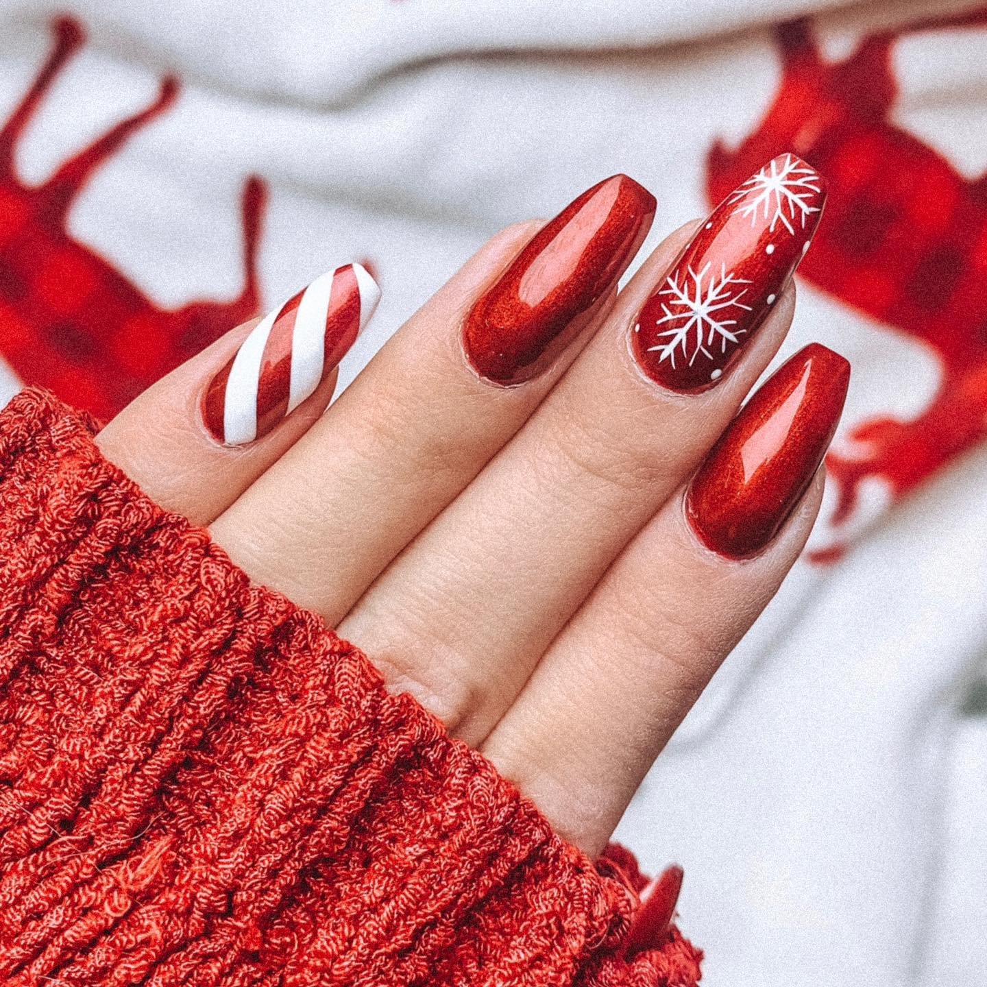 71 - Picture of Christmas Nails
