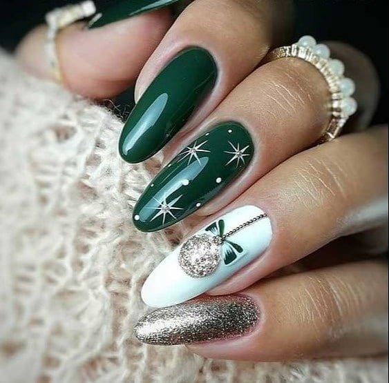 75 - Picture of Christmas Nails