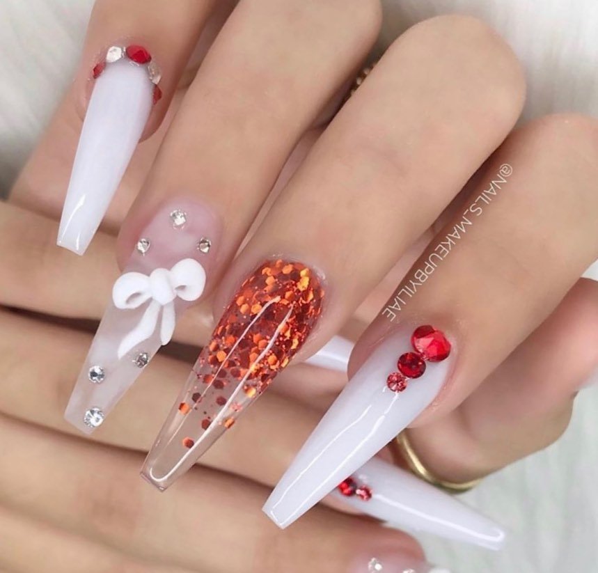 76 - Picture of Christmas Nails