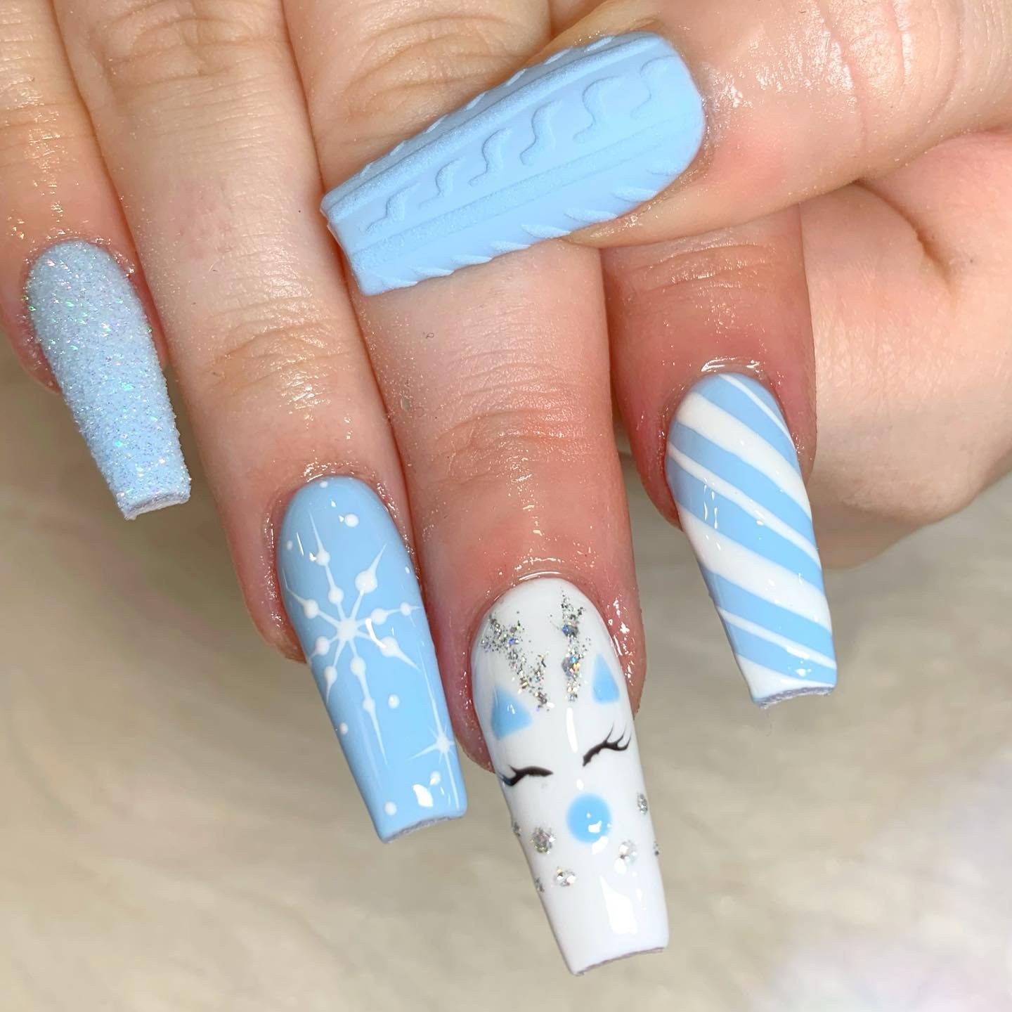 85 - Picture of Christmas Nails