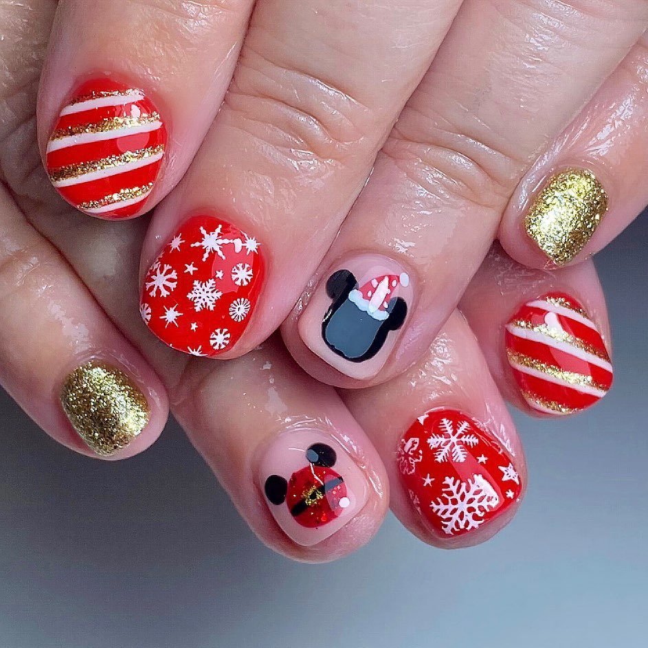 86 - Picture of Christmas Nails