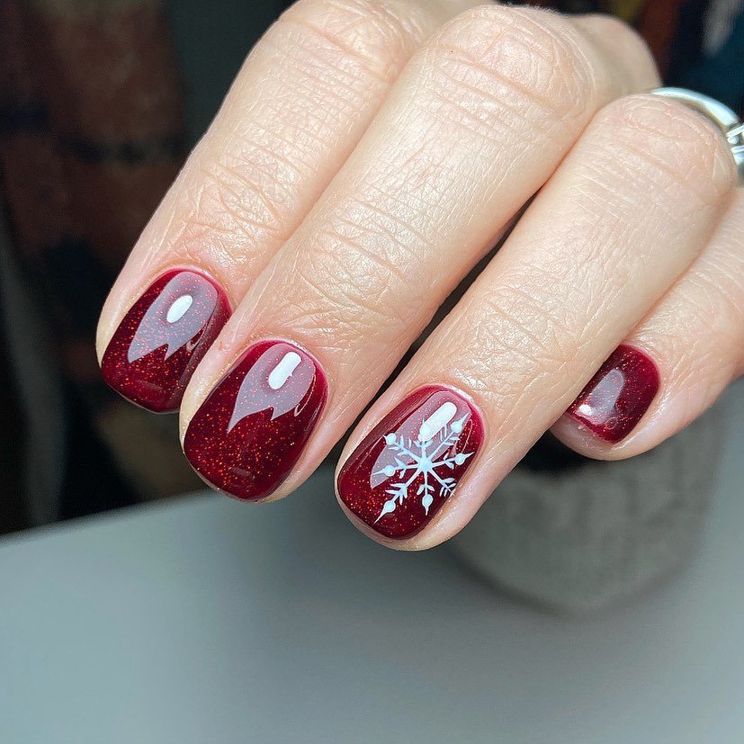 89 - Picture of Christmas Nails