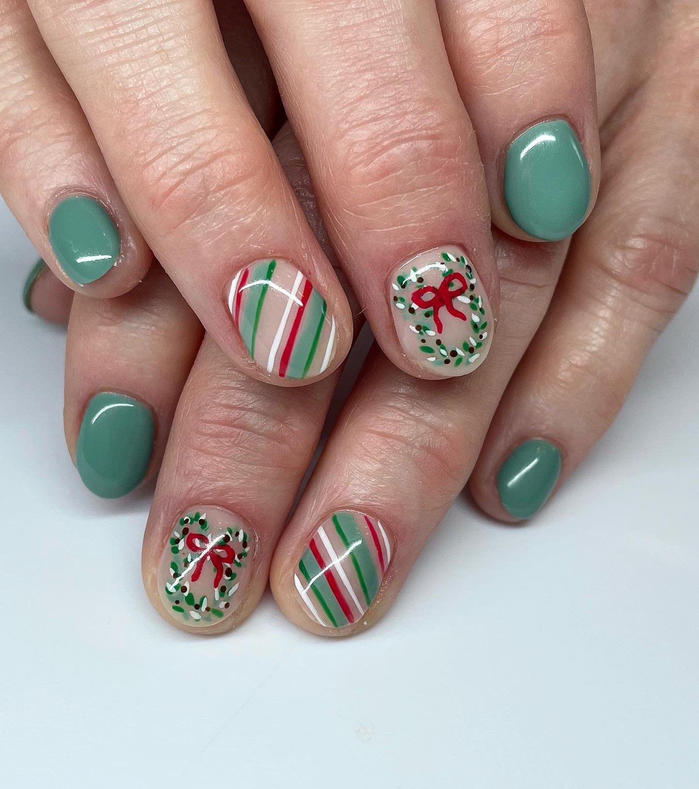 91 - Picture of Christmas Nails