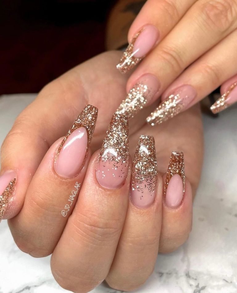 Cute Classy Gold Glitter Nails To Feel Chic