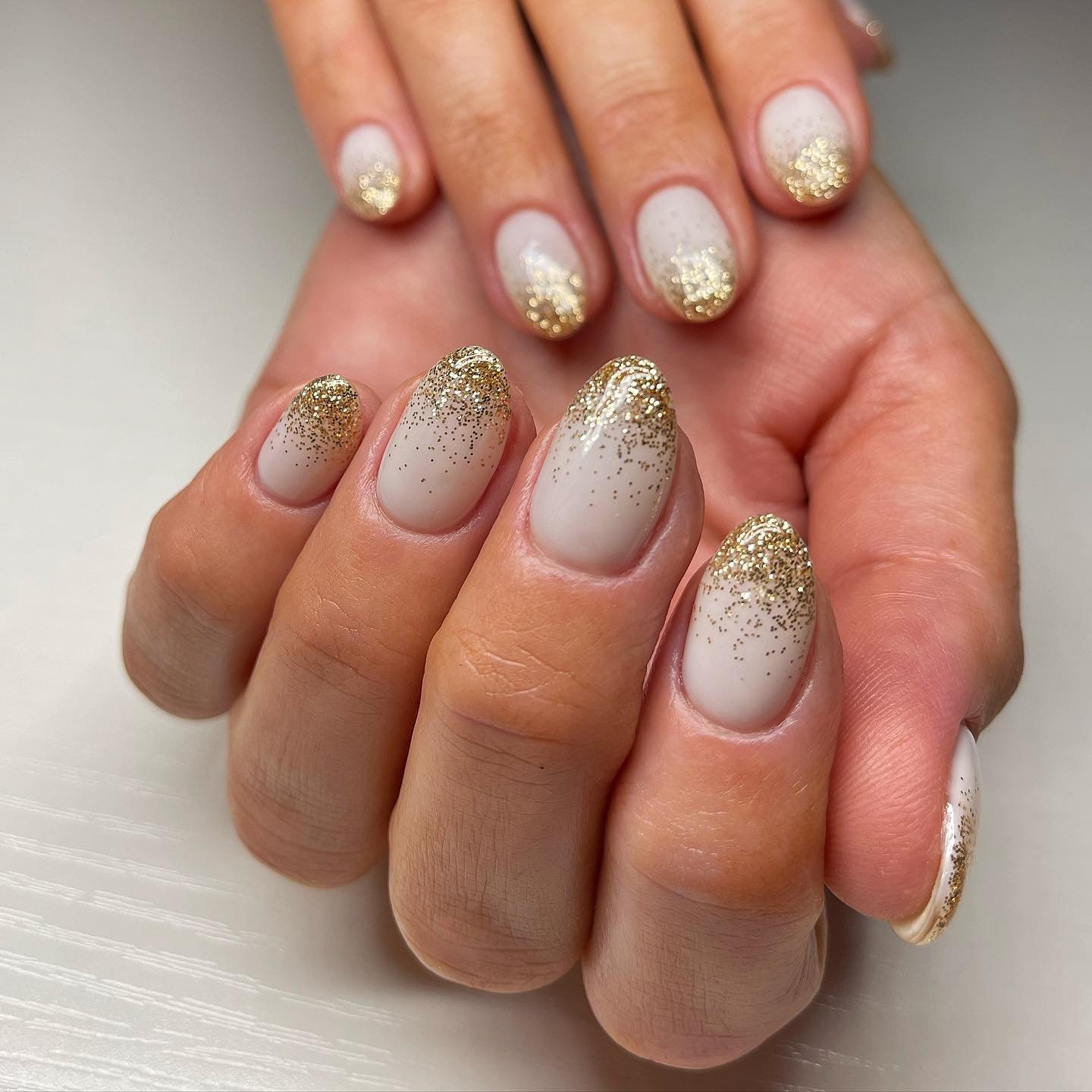 19 - Picture of Gold Glitter Nails
