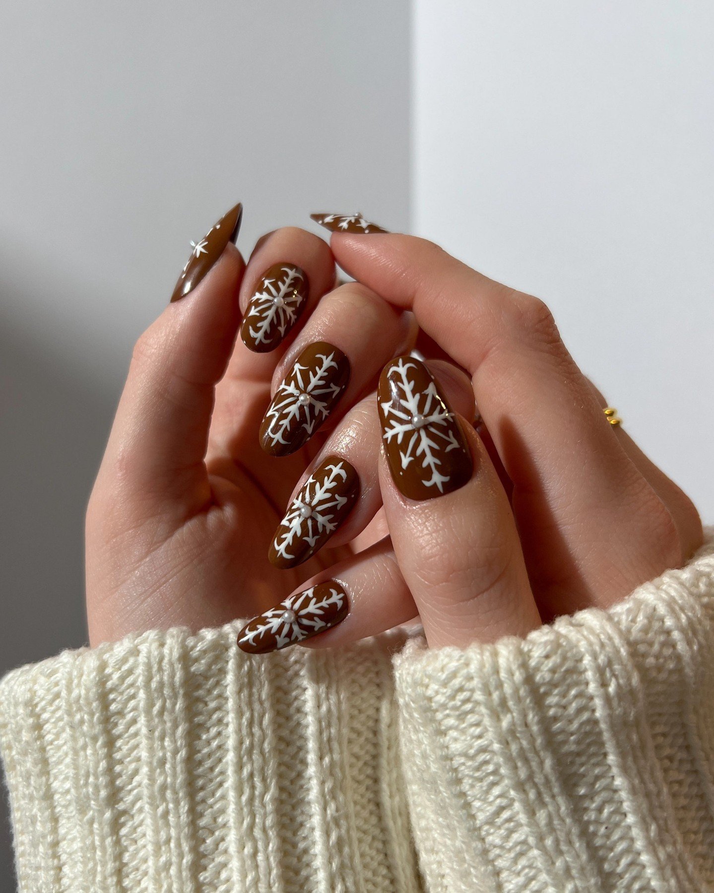25 - Picture of Winter Nails