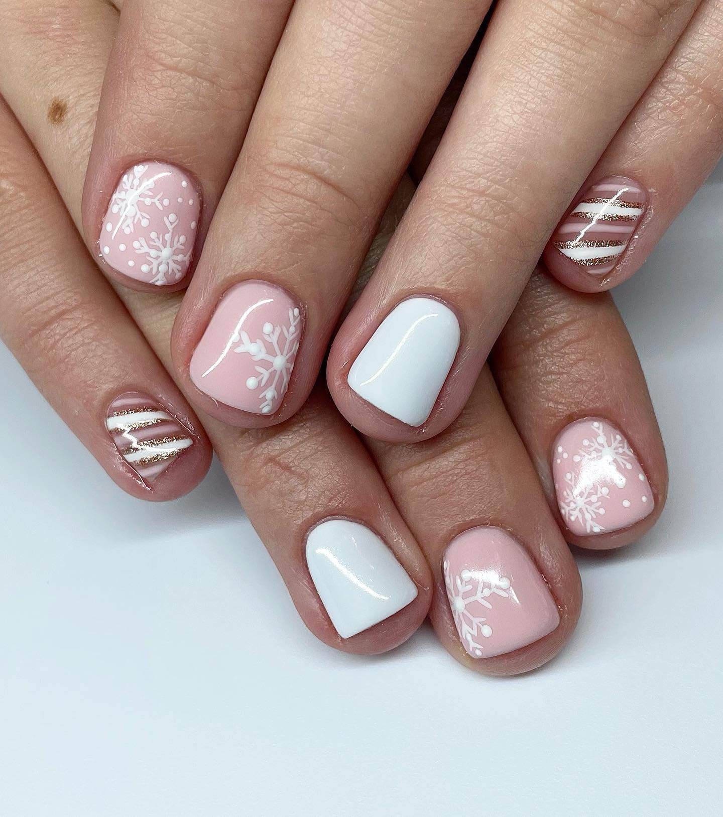33 - Picture of Winter Nails