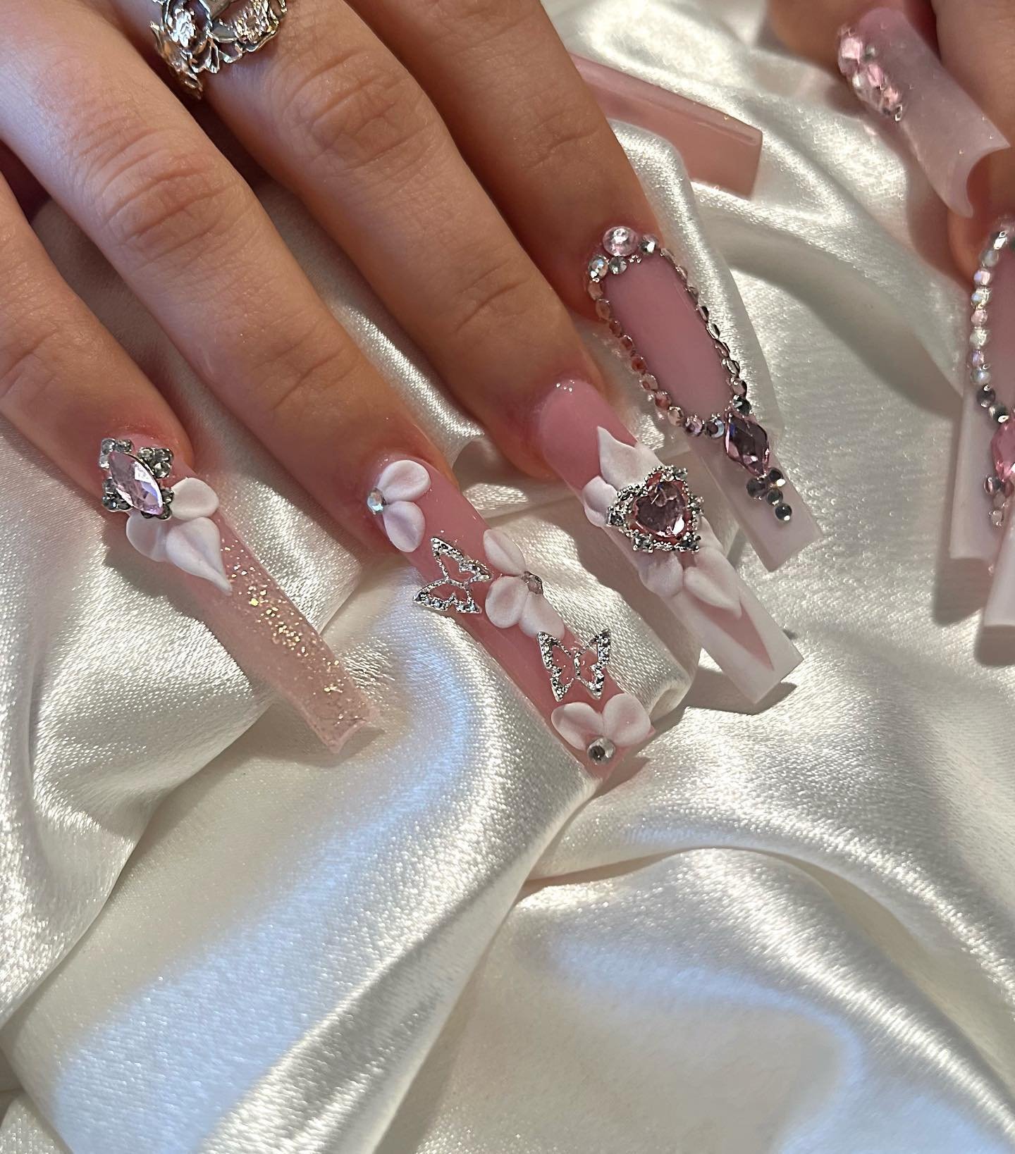 37 - Picture of Acrylic Nails