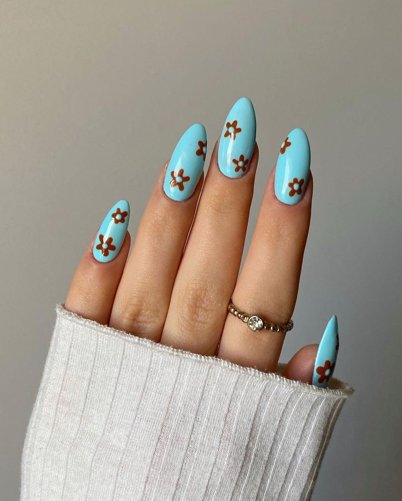 15 - Picture of Blue Nails