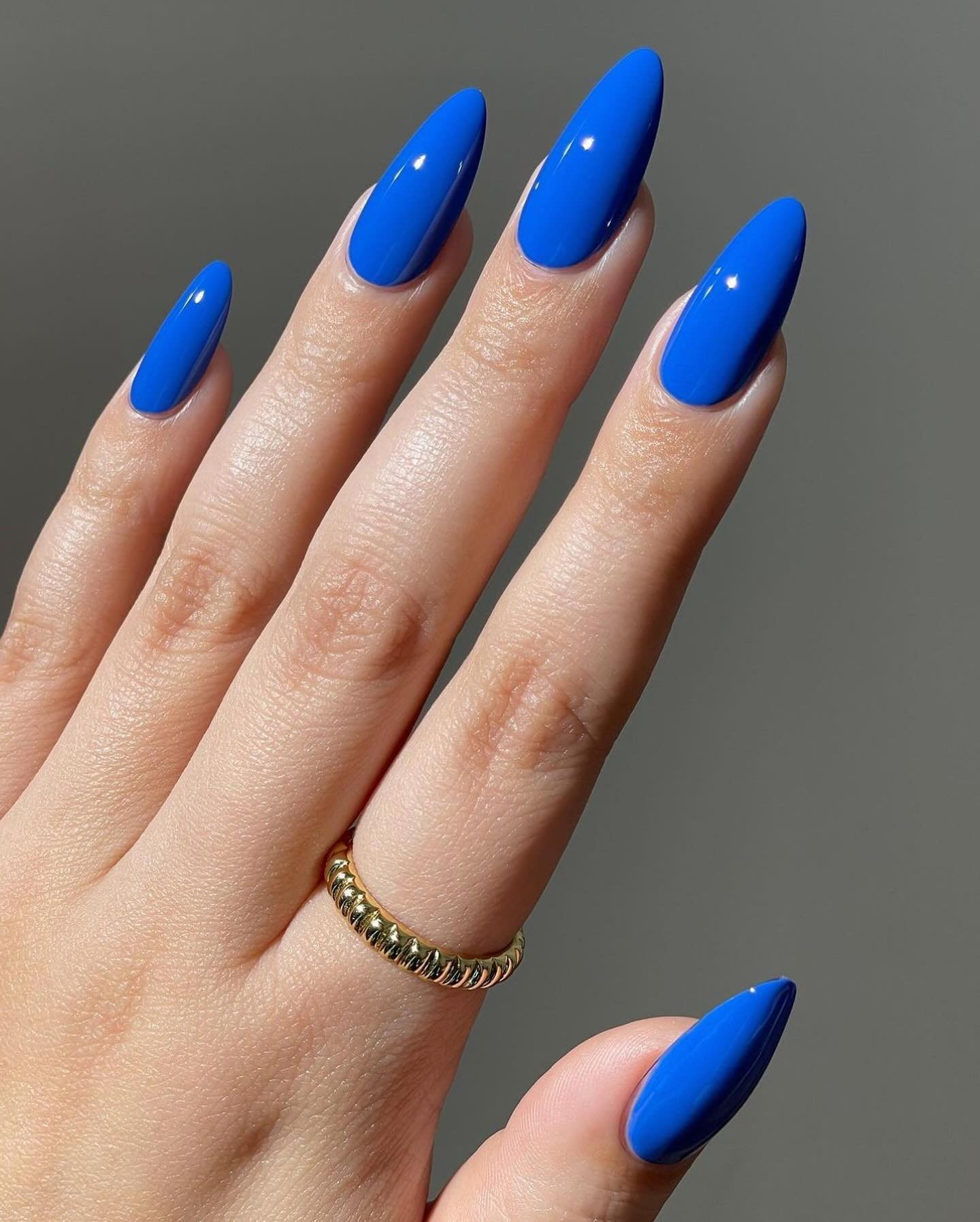 17 - Picture of Blue Nails