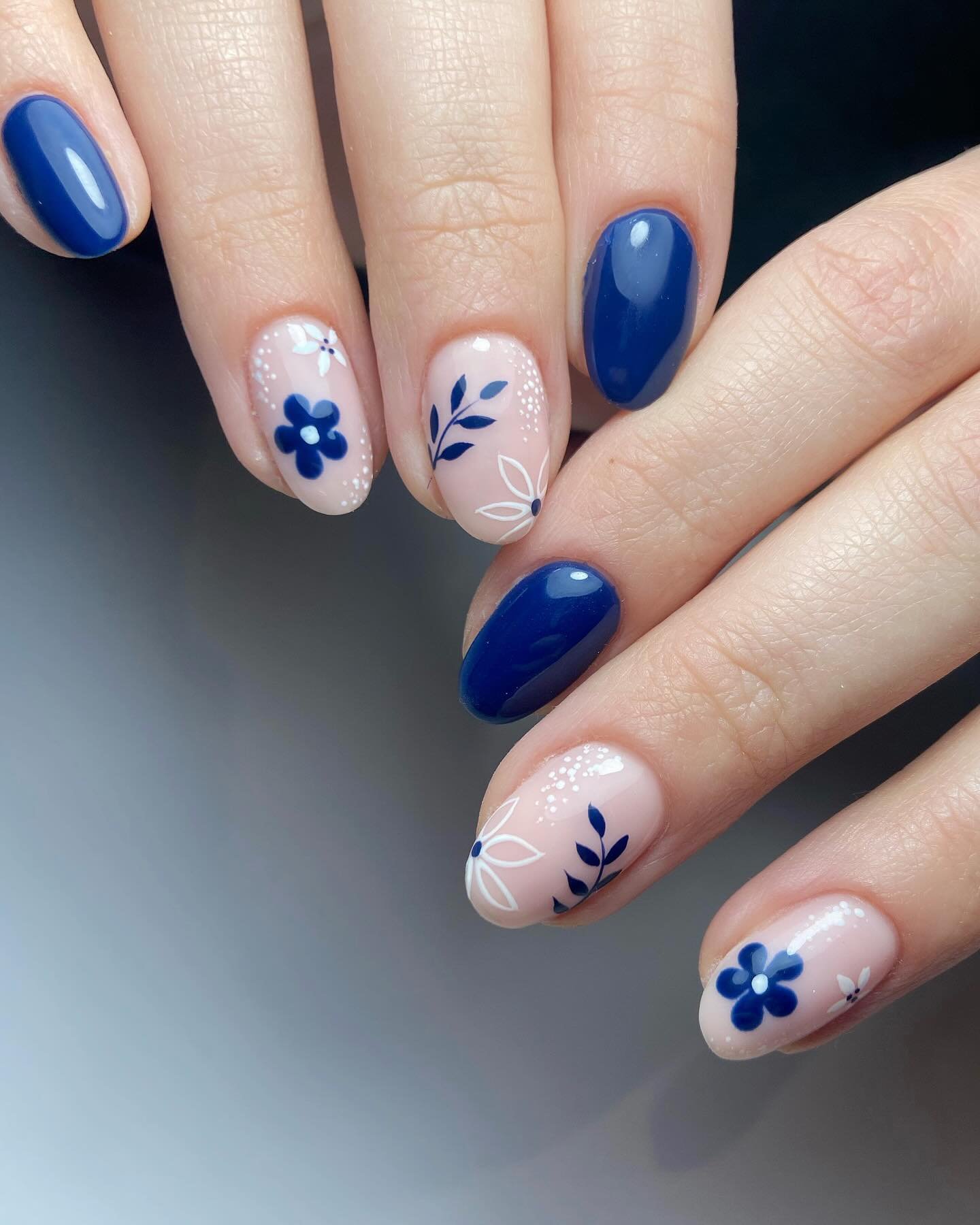19 - Picture of Blue Nails