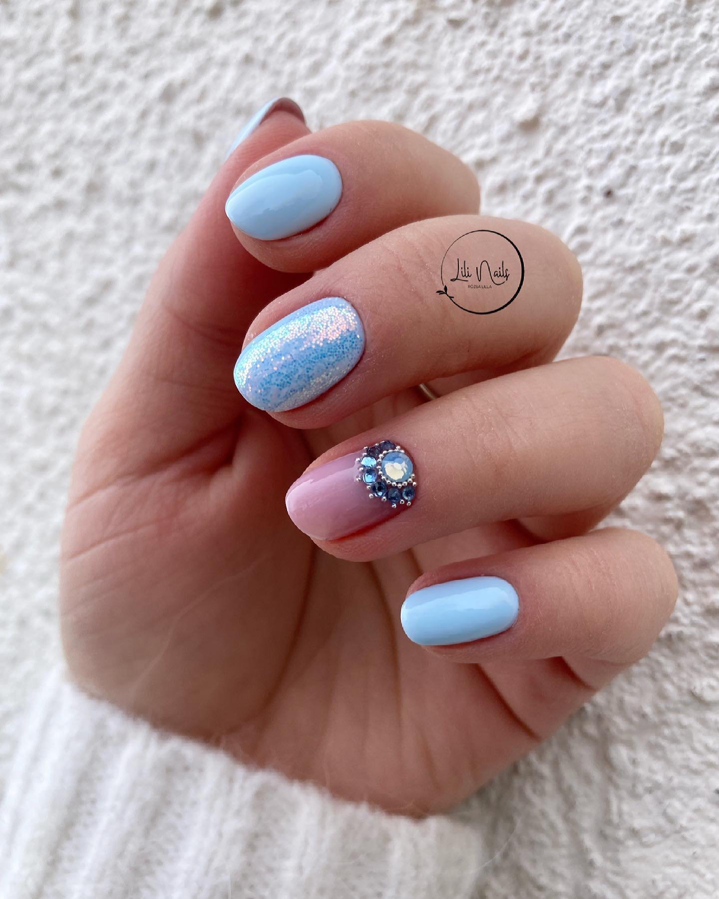21 - Picture of Blue Nails