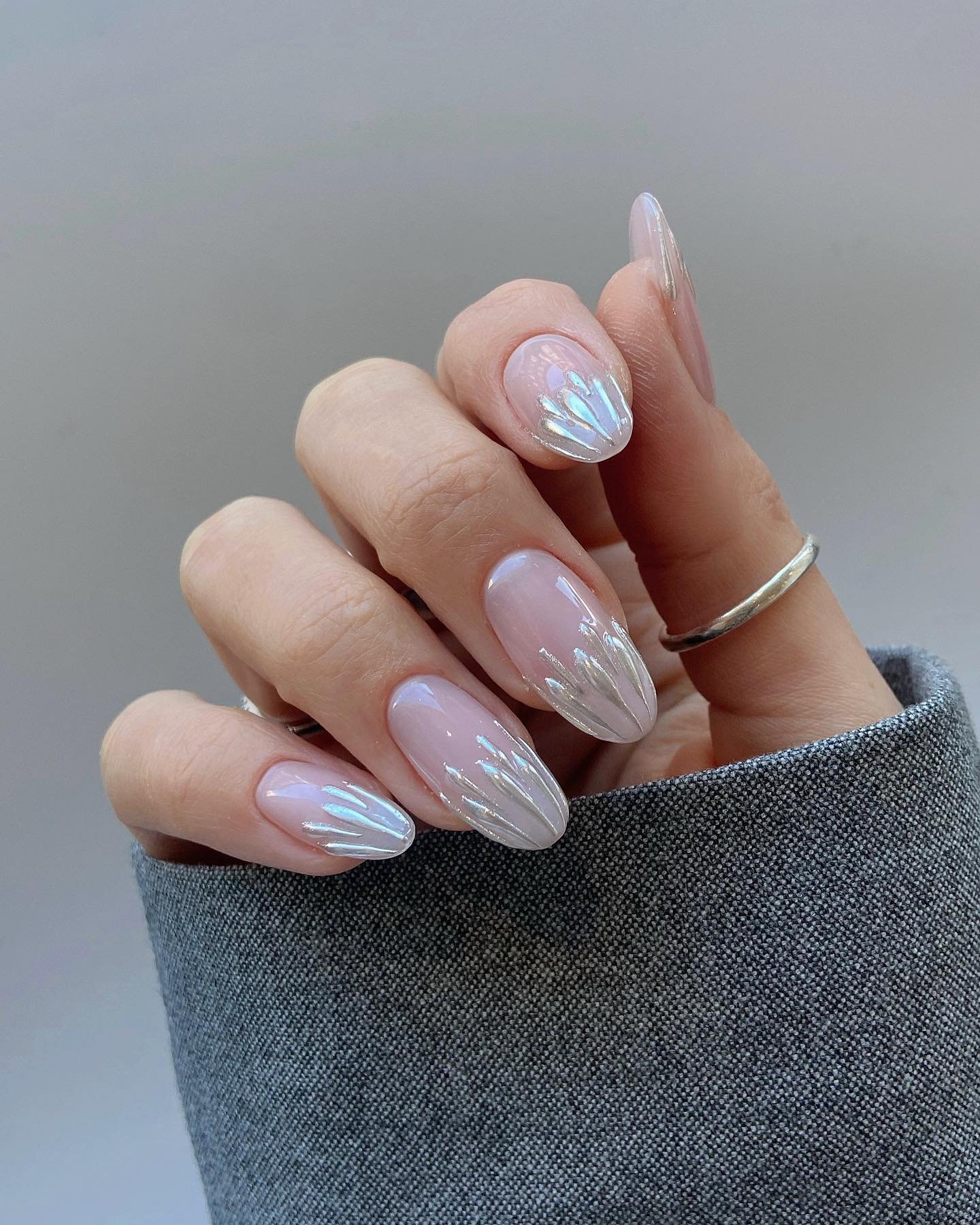 19 - Picture of Chrome Nails