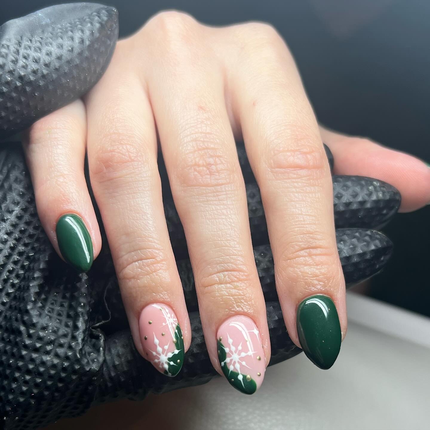 34 - Picture of Green Nails