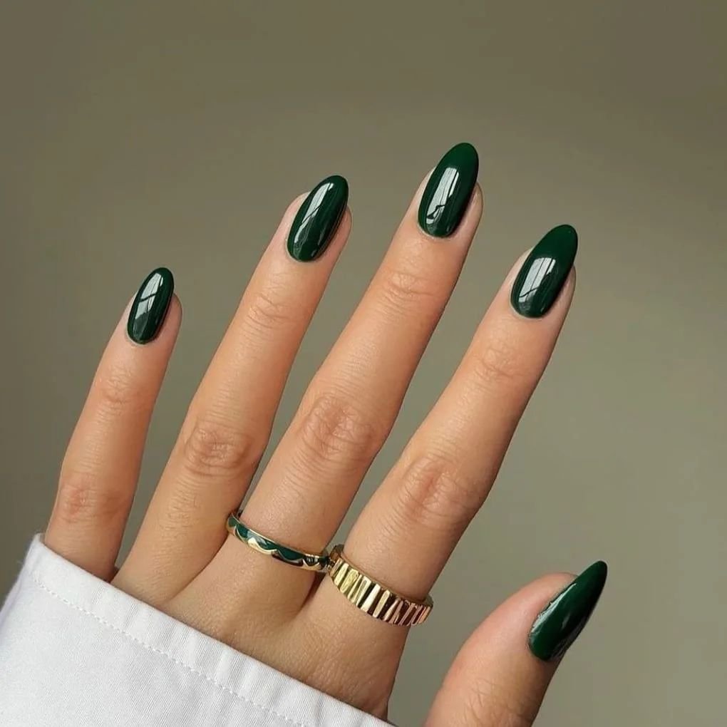 35 - Picture of Green Nails