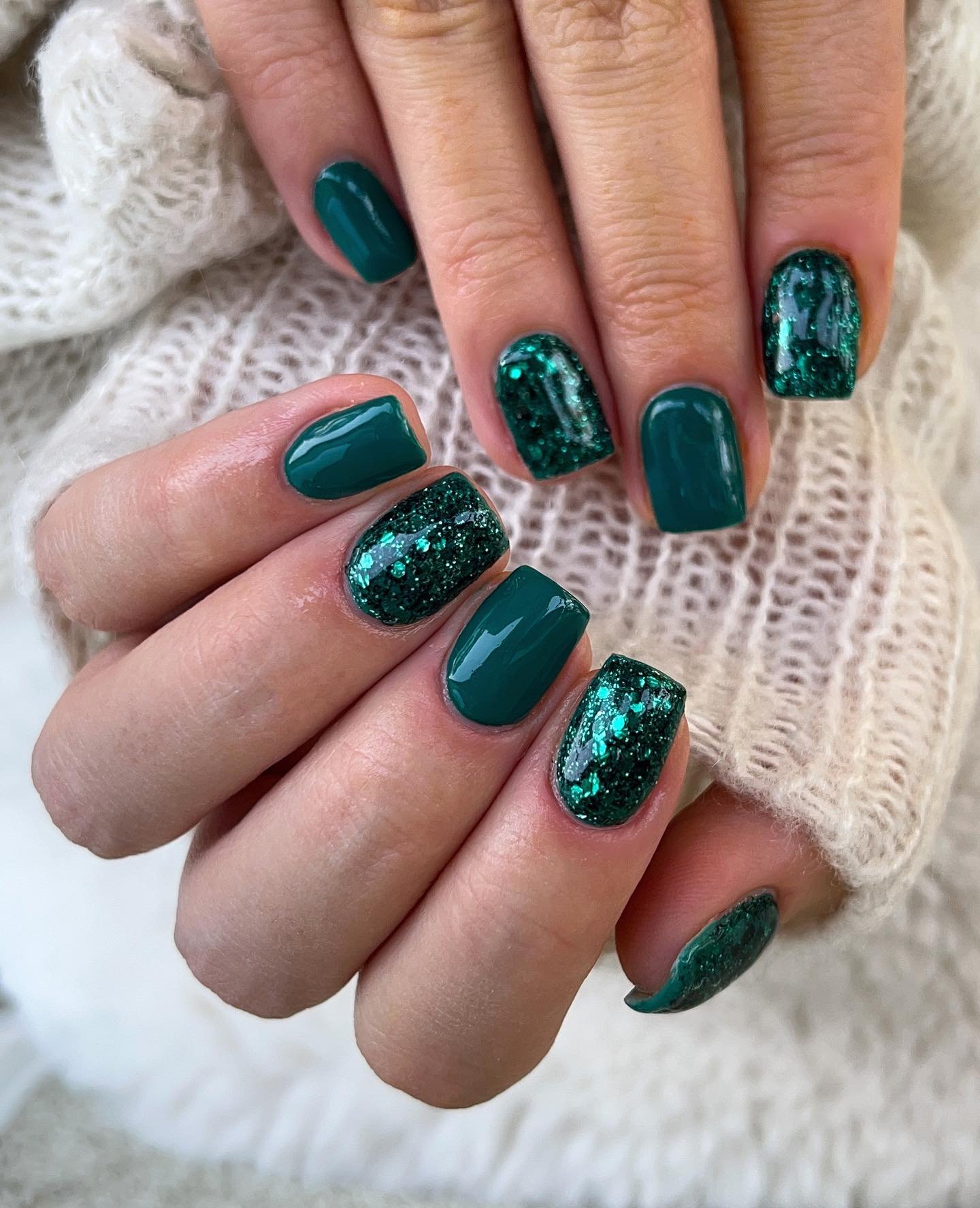37 - Picture of Green Nails