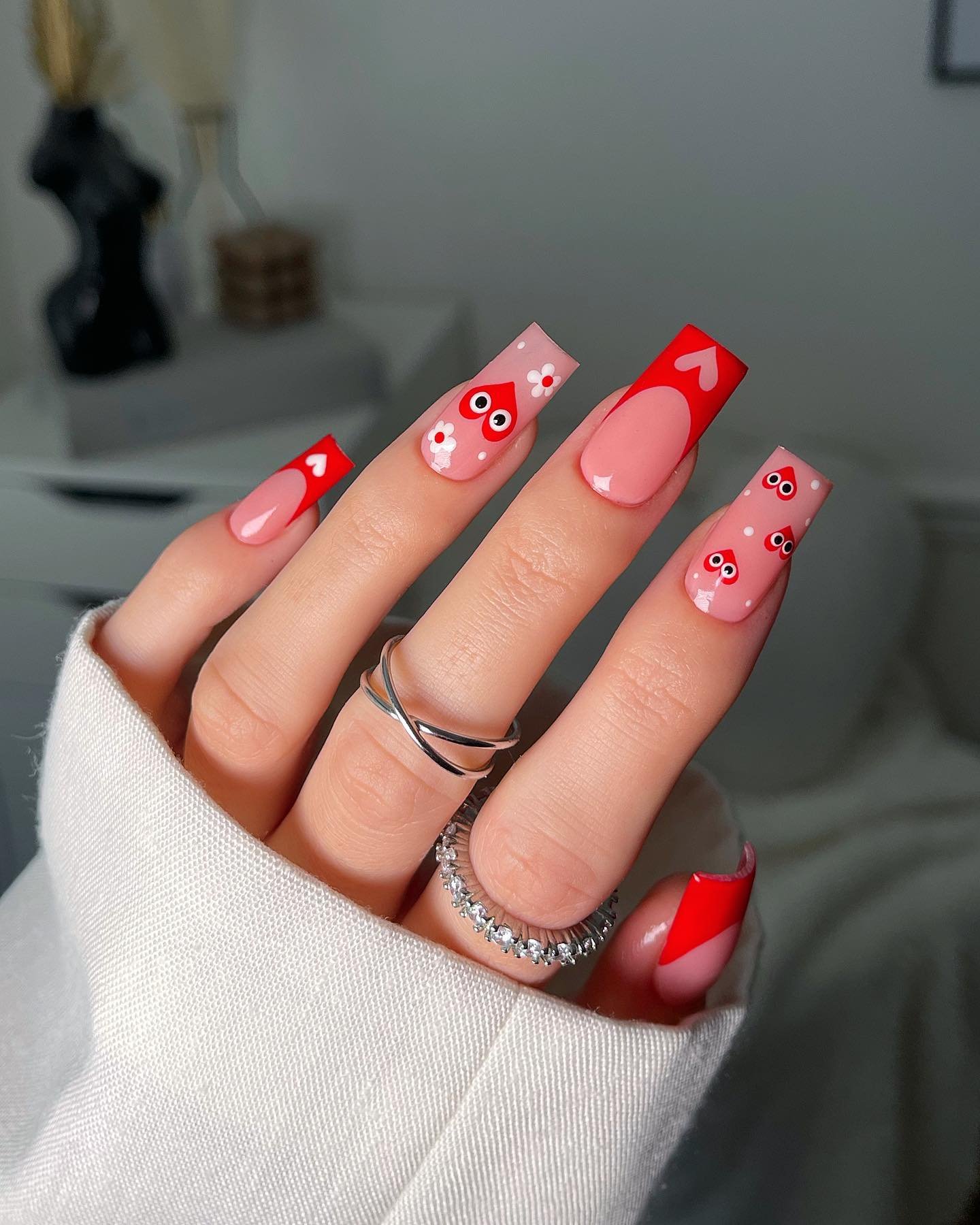 27 - Picture of Valentines Day Nails