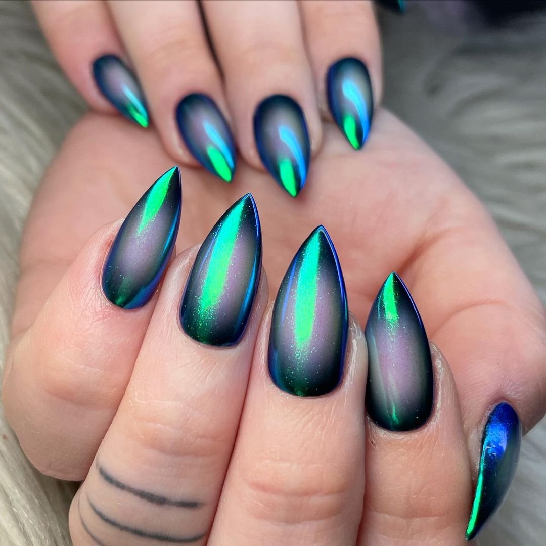 19 - Picture of Aura Nails
